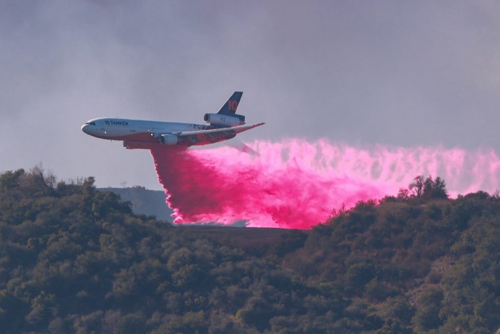 LAS INCREIBLES IMÁGENES QUE NOS DEJAN LOS INCENDIOS DE LOS ÁNGELES Imágenes de la destrucción y lucha contra los incendios en Los Ángeles